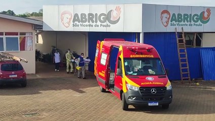 Idosa é socorrida pelo Siate após sofrer queda em abrigo no Maria Luiza