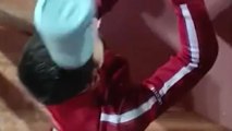Video, Djokovic colpito da una borraccia agli Internazionali di Roma