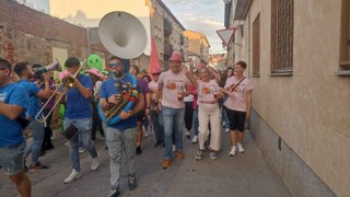 Vídeo desfile de peñas en las fiestas de Villamayor 2024