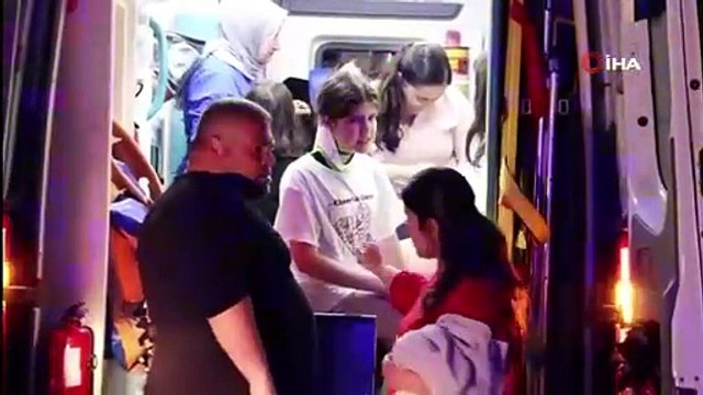 Öğrencileri taşıyan midibüs şarampole uçtu: 25 yaralı