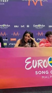 Eurovision : Le comportement irrespectueux de la candidate grecque et du néerlandais face à la représentante d Israël, en pleine conférence de presse, choque les internautes !