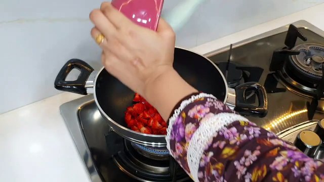 Homemade Strawberry Ice-Cream Recipe _ With Homemade Strawberry Sauce _ No Eggs