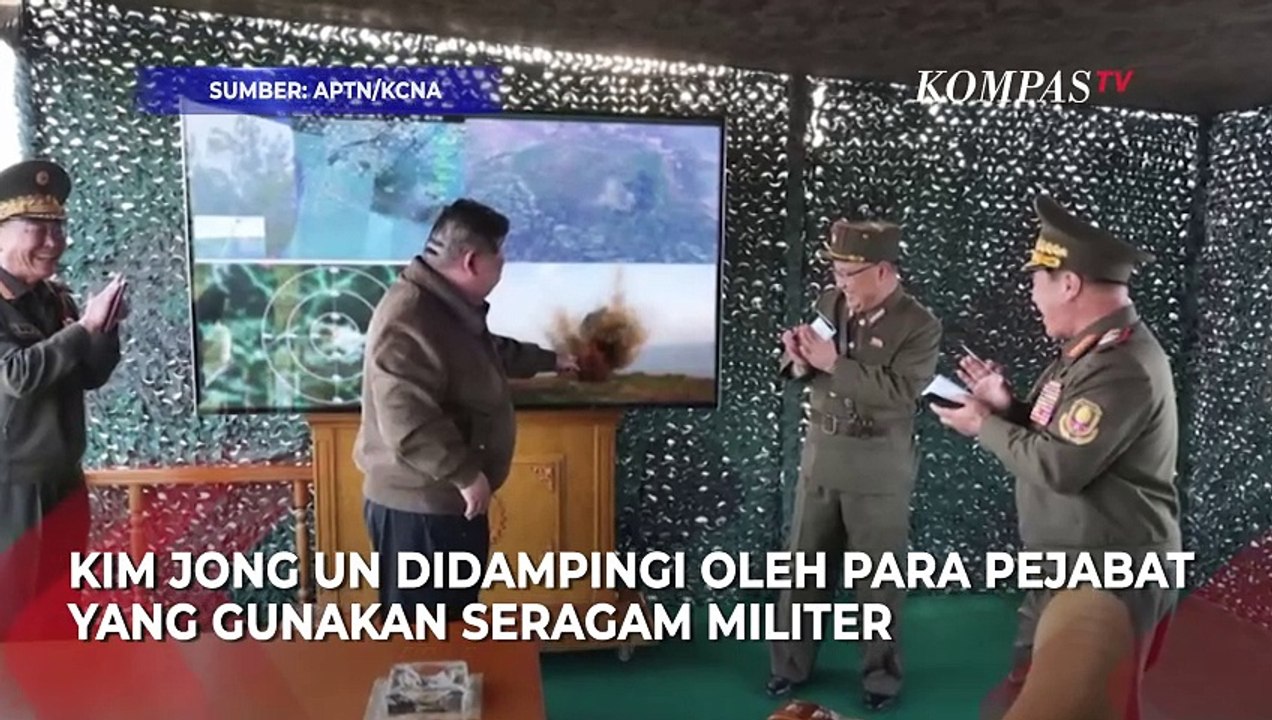 Senyum Kim Jong Un Saksikan Uji Coba Peluncur Roket di Korut