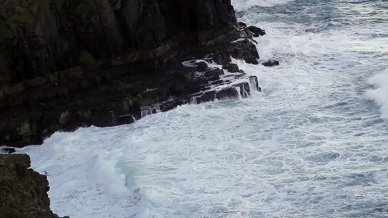 Espetáculo Costeiro - O Mar Contra as Falésias da África do Sul!