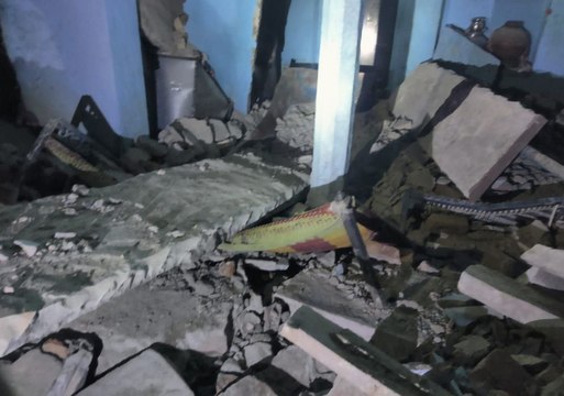 Video : आकाशीय बिजली गिरने से एक मकान गिरा, मलबे में दबने से बालिका सहित तीन जनों की मौत , एक घायल