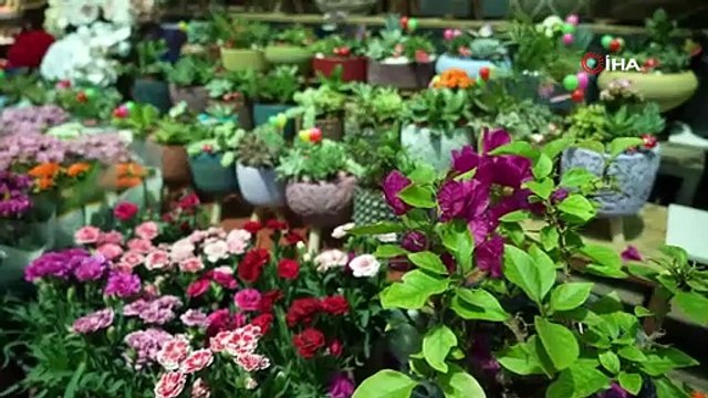 Bursa'daki çiçekçilerde Anneler Günü mesaisi