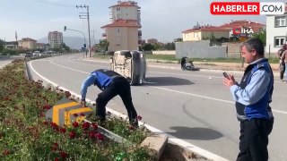 Karaman'da hafif ticari araçlar çarpıştı: 2 yaralı