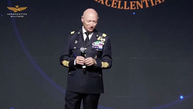 Il generale dell'Aeronautica Goretti: «L'intelligenza artificiale non riuscirà mai a battere un napoletano che vi frega con un mattone»