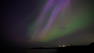 Northern Lights captured over Whitley Bay lighthouse in incredible timelapse video