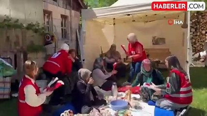 Kızılay gönüllüleri, köydelerdeki anneleri unutmadı