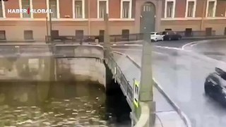 Rusya'da yolcu otobüsünün nehre düştü: 4 kişi öldü