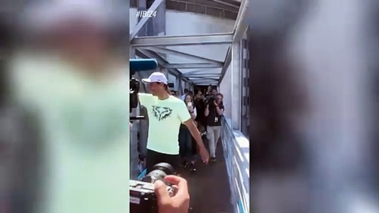 Bagno di folla per Nadal che lascia il Foro Italico: cori e urla da stadio per il campione sconfitto all'Atp