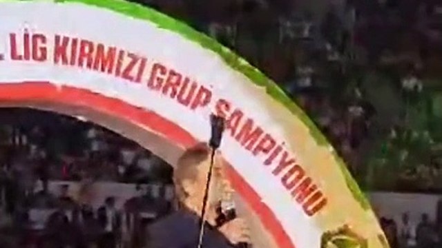 Amedspor şampiyonluğu kutladı: Tribünlerde 'Selo Başkan' sloganları yükseldi