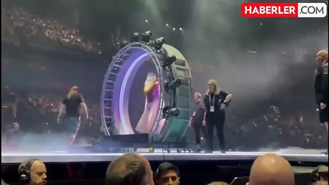 Eurovision'da İsrail'i temsil eden şarkıcı Eden Golan yuhalandı