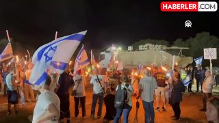İsrailliler, Gazze Şeridi'nde ateşkes ve esir takası anlaşması talebiyle gösteri düzenledi