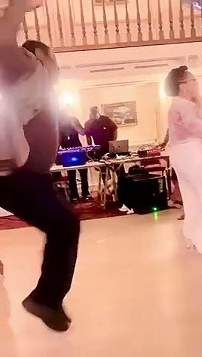 Lâcher prise c’est aussi #libérer l’image et les #émotions, les #rancœurs et les #peurs, les #attachements et #déceptions du passé qui assombrissent notre #esprit. #lacherprise #assumé #dance #danse #africandance