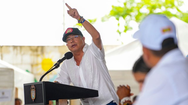El presidente ahora se lava las manos : concejal de Bogotá cuestionó la gestión de Petro tras escándalo de corrupción en la Guajira