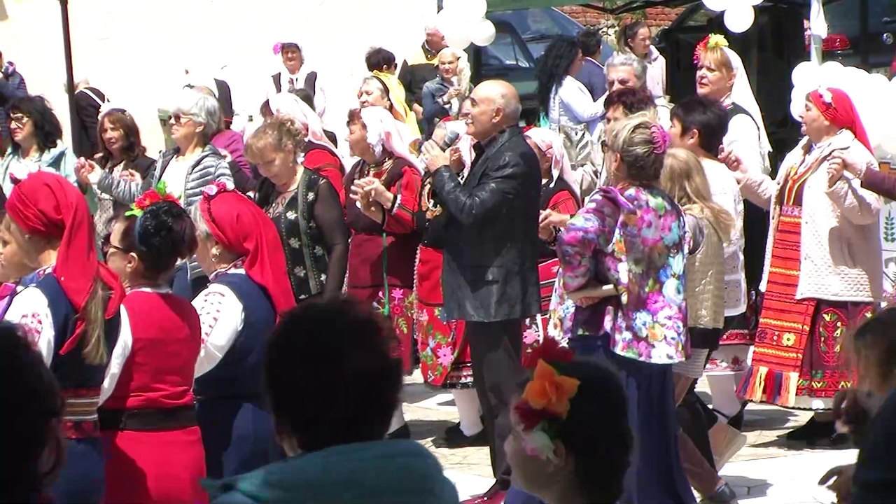 Донка и Тодор Кожухаров на "Запели са, заиграли са край Сакара"