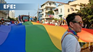 La comunidad LGBTIQ pro gobierno desfila contra la homofobia y la transfobia en Cuba