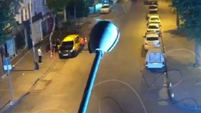 Çaldıkları taksiyle yolcu taşıyan 2 zanlı tutuklandı