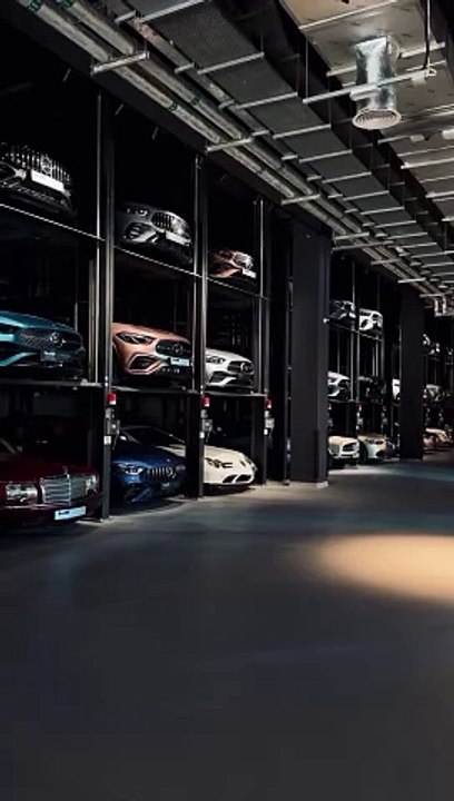 Which one would you pick #mercedes #mercedesbenz #mercedesamg #slrmclaren #mercedesfans #mercedesbenzworld #gargash #gargashmercedesbenz #mercedesbenzme #benzmafia #benz #gwagon #gclass #amg #carlifestyle #dubaicars #cars247