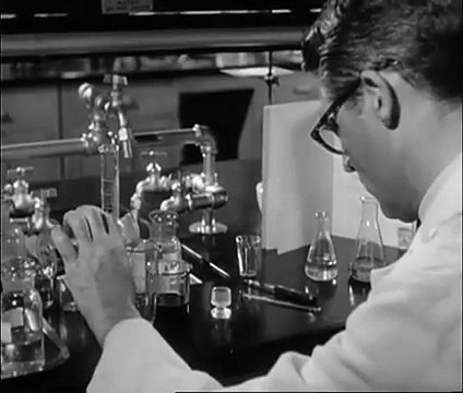 Chérie je me sens rajeunir Bande-annonce (EN)