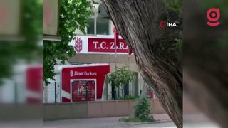 Adana'da Ziraat Bankası'na taşlı saldırı: Uyuşturucu bağımlısı olduğu iddia edilen 2 kişi yakalandı
