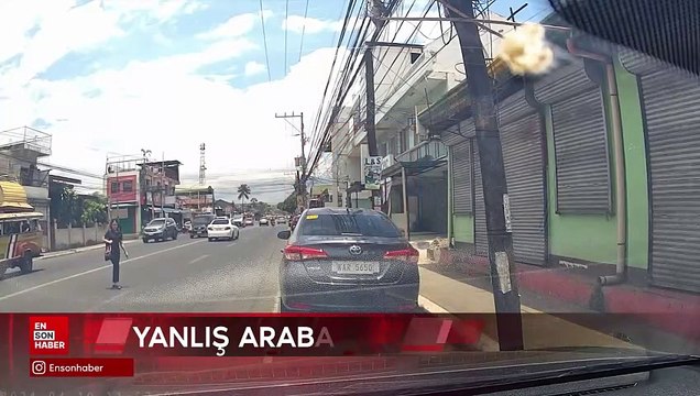Arkadaşlarıyla buluşmak isterken yanlış arabaya binen kadın kamerada