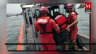 Rescatan a persona que naufragó en Manzanillo, Colima