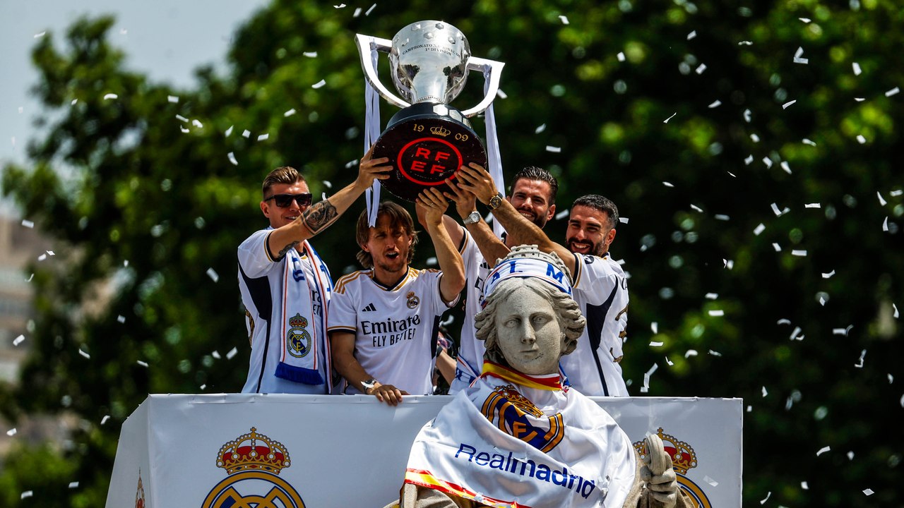 El Real Madrid llena Cibeles para celebrar el título de Liga
