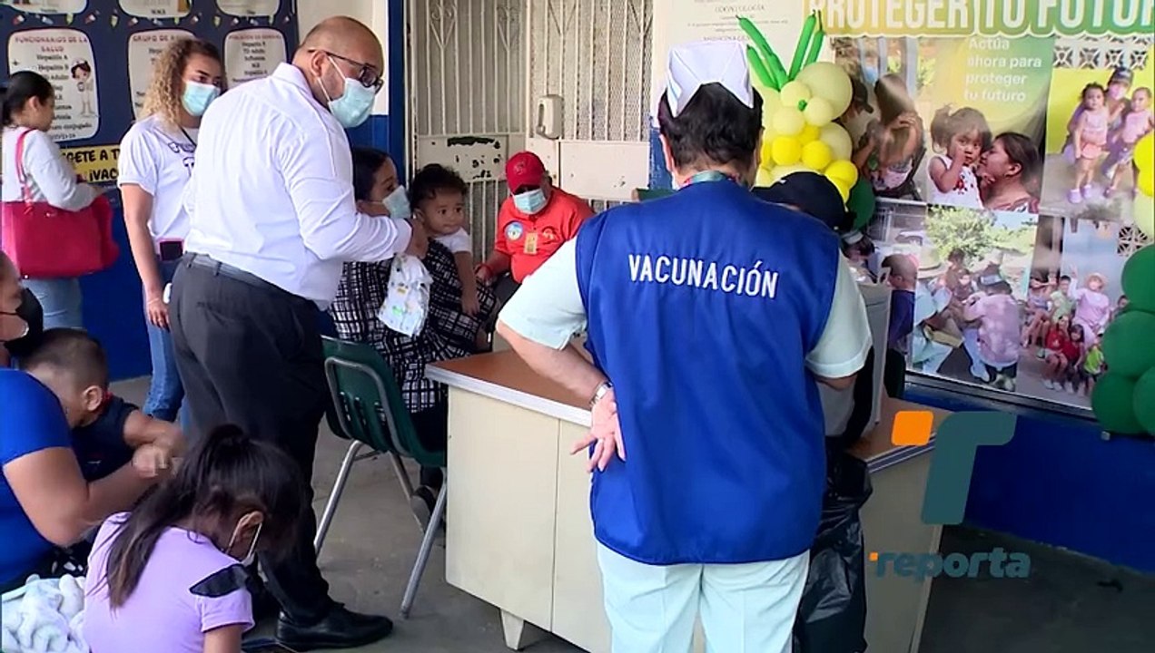 Autoridades de salud reforzarán la vacunación contra la influenza y el covid-19