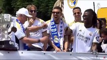 Carlo Ancelotti se puso a bailar con Eduardo Camavinga.