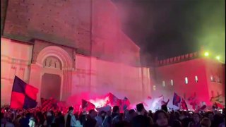 Video: fuochi d'artificio e fumogeni in piazza per la Champions