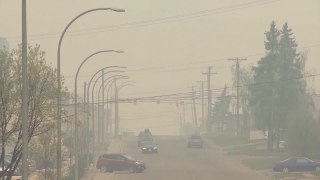 캐나다 서부 올해 첫 대형 산불...주민 수천 명 대피령 / YTN