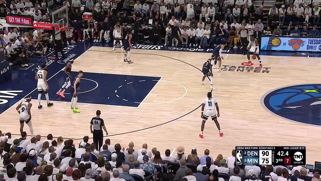 Anthony Edwards explodes for ferocious dunk