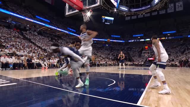 Jackson's wraparound sets up Jokic for the three