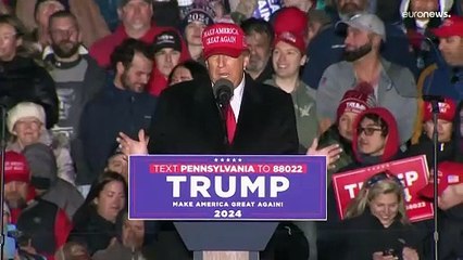 ترامب يصم المهاجرين الصينيين إلى الولايات المتحدة بـ"الجيش الخفي" ويستدعي "أغنية الثعبان"