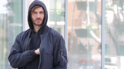 Che ci fanno degli spacciatori di semi in giro per Roma?