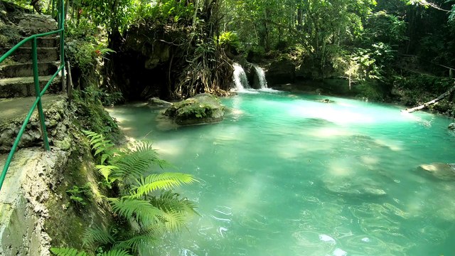 Tesouro Escondido - O Mistério de um Rio Azul na Selva!