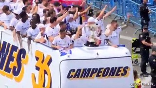 Il Real Madrid festeggia il titolo spagnolo con una parata