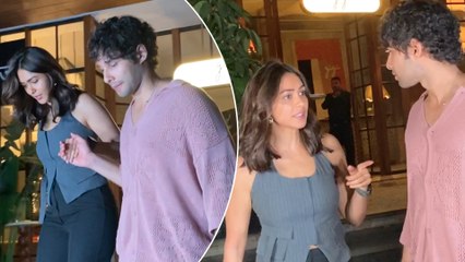 Mrunal Thakur & Siddhant Chaturvedi एक साथ Dinner पर हुए स्पॉट, हाथों में हाथ थामे आए नजर