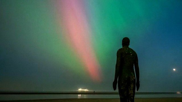 Pourquoi de sublimes aurores boréales ont embrasé le ciel aux quatre coins du monde