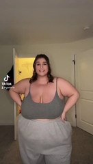 Stunning Plus Size Model Celebrates Body Positivity 🌟