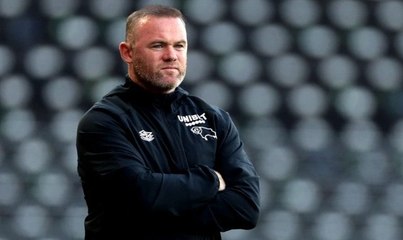 Wayne Rooney pointe du doigt les joueurs simulant des blessures