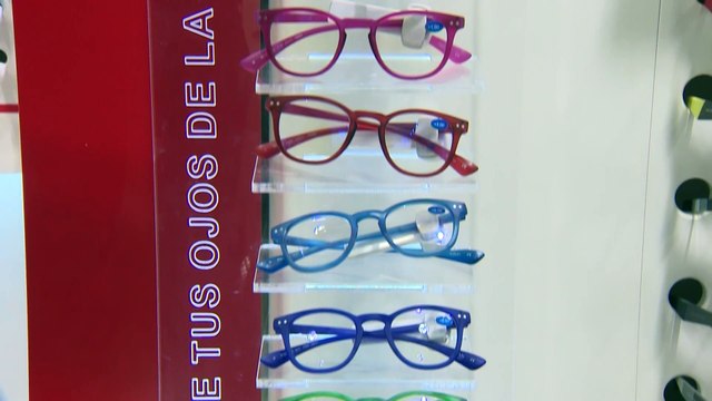 Sanidad confirma que trabajará para comenzar a financiar gafas y lentillas a partir de 2025