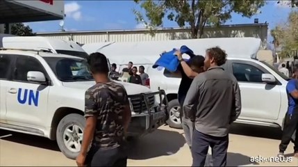 All'ospedale di Khan Yunis dei veicoli Unrwa colpiti da proiettili
