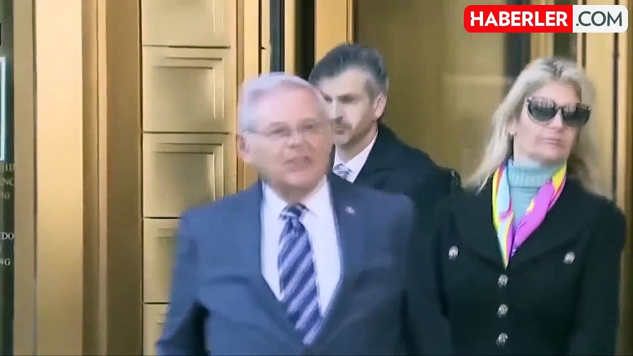 Türkiye düşmanı ABD'li eski senatör Bob Menendez hakim karşısında: 212 yıla kadar hapsi isteniyor