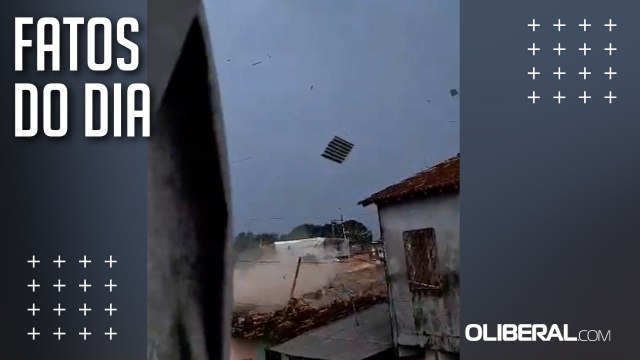 Vendaval destrói casas e igreja no bairro Icuí-Guajará, em Ananindeua, na tarde desta segunda-feira, 13