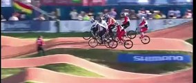 Momento cuando el ciclista Jaime Quintanilla gana el Mundial de bicicrós en Estados Unidos.