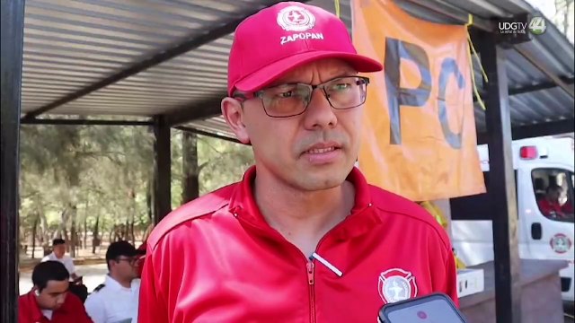 Tres helicópteros y más de 100 elementos forestales atiende incendio en las Tinajitas